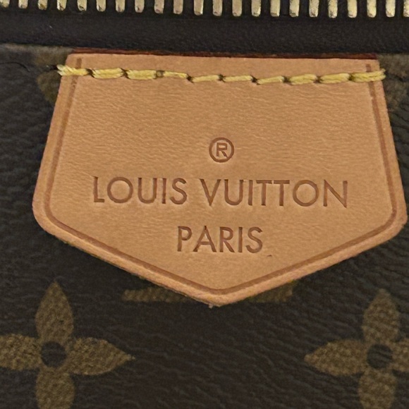 Louis Vuitton My World Tour Bumbag - Picture 6 of 16